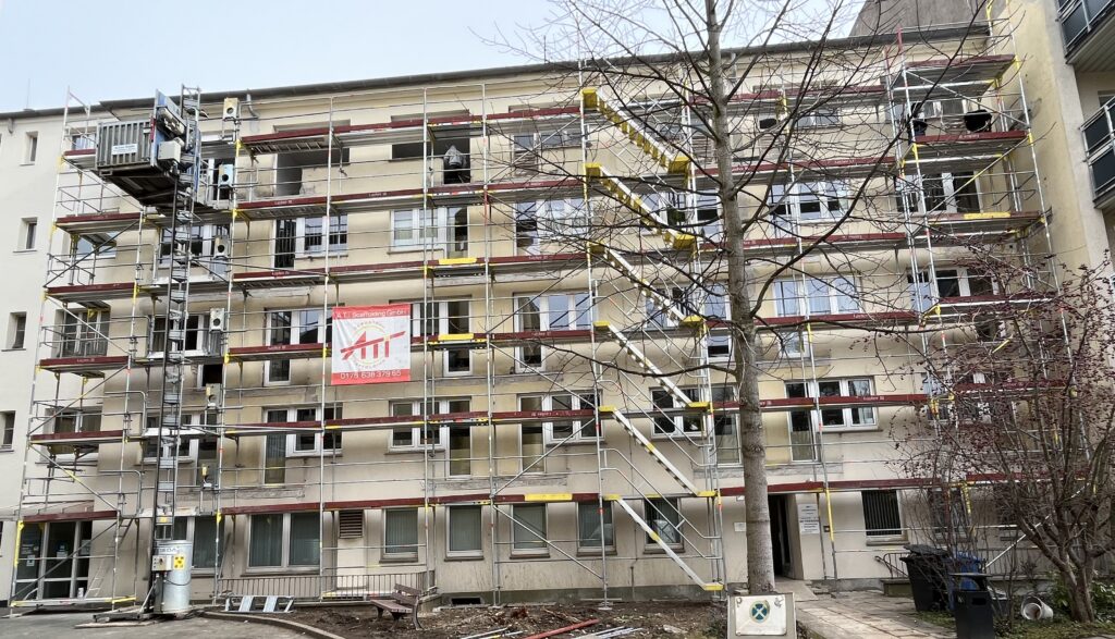 einruestung krankenhaus dortmund baufauzug 1024x587